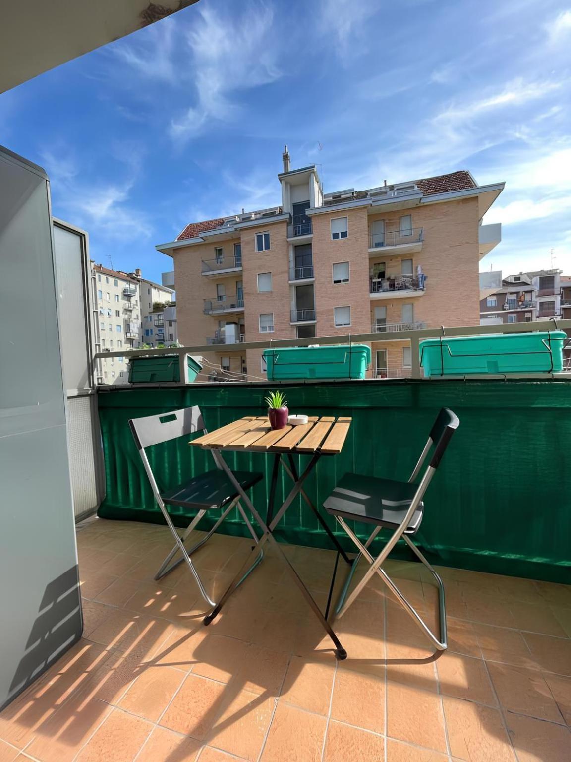 Gardone Apartment - Ampio Appartamento Con 2 Camere Da Letto - Comodo Per Duomo! Milano Exterior foto