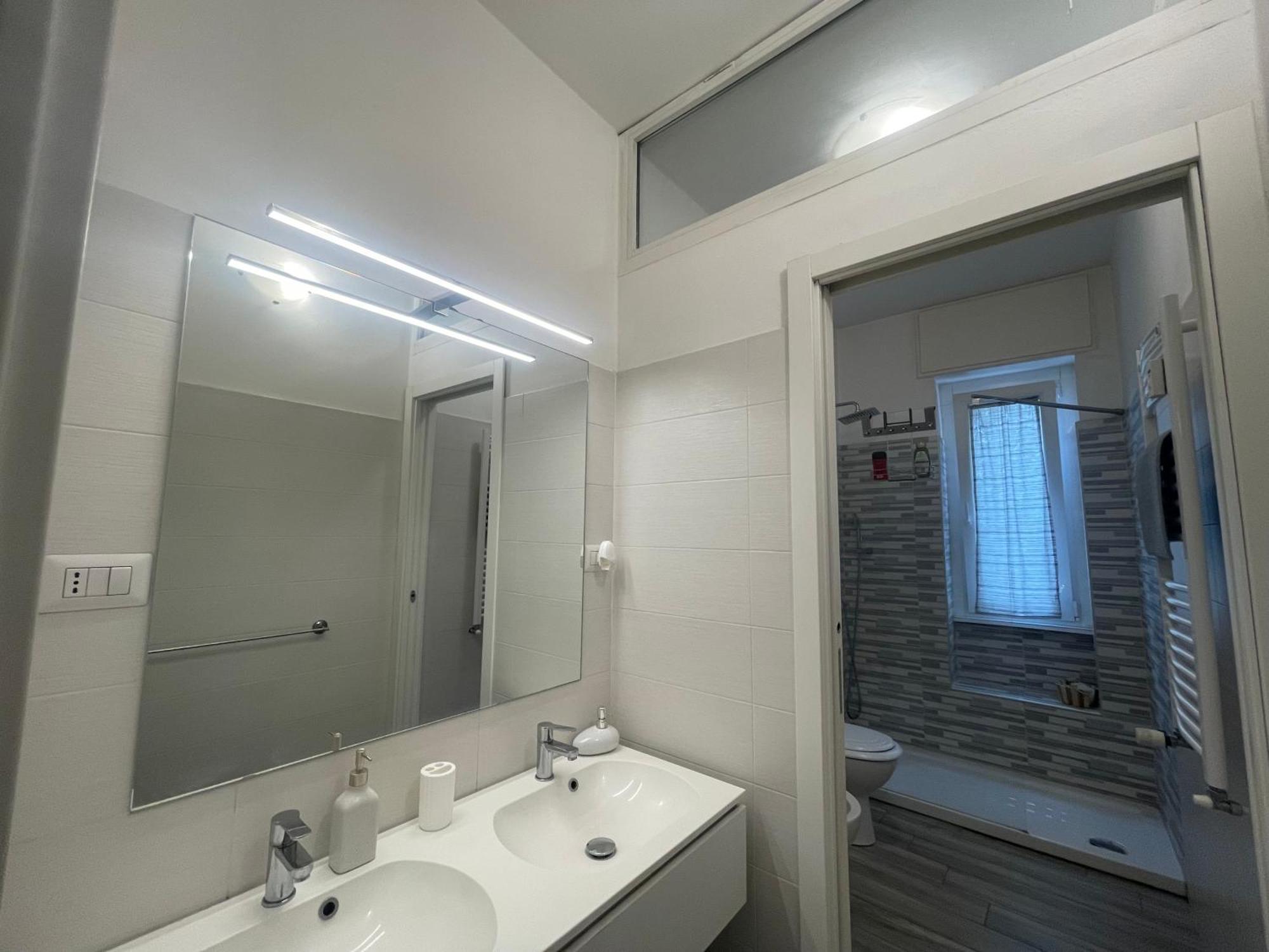 Gardone Apartment - Ampio Appartamento Con 2 Camere Da Letto - Comodo Per Duomo! Milano Exterior foto