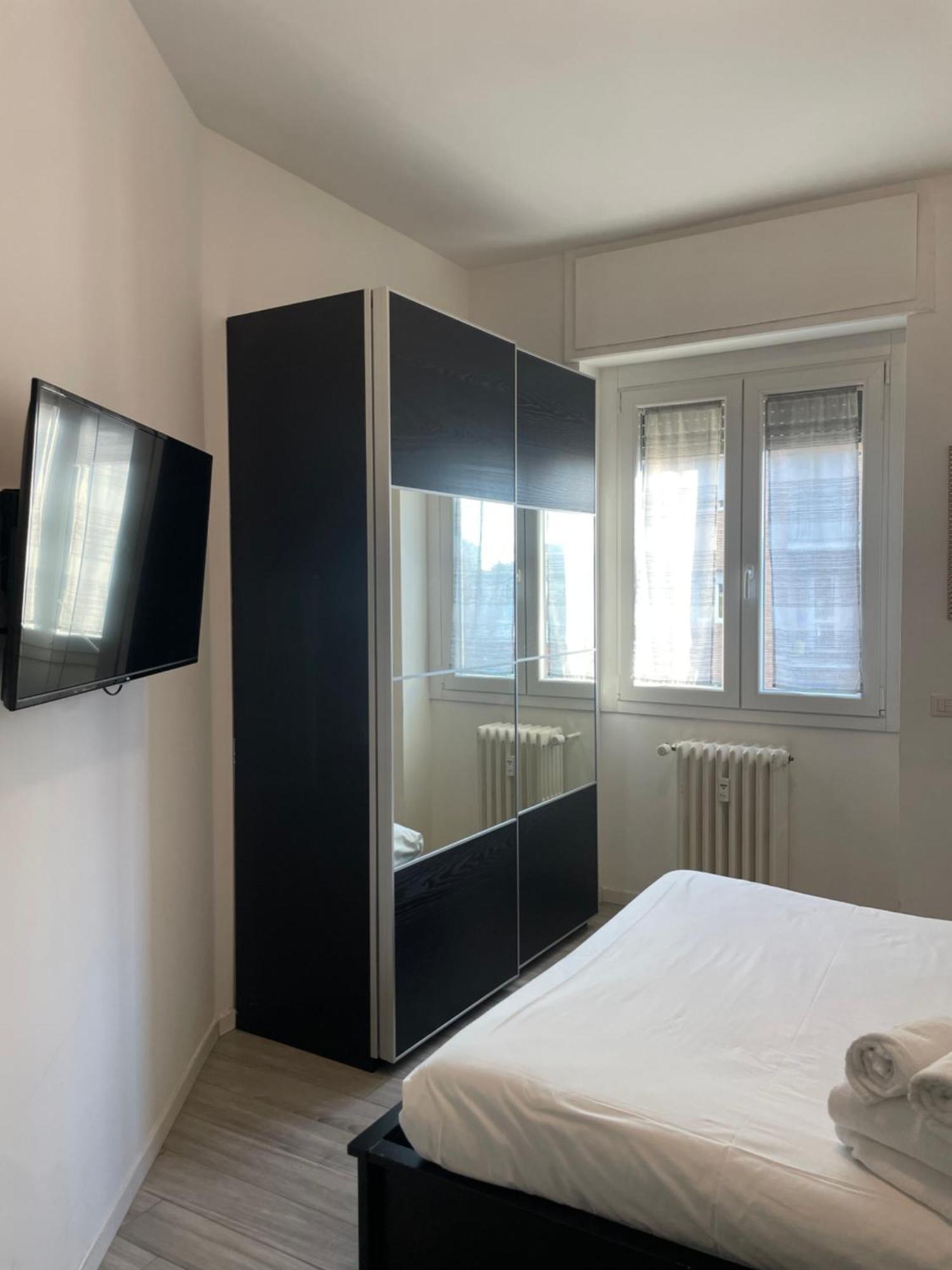 Gardone Apartment - Ampio Appartamento Con 2 Camere Da Letto - Comodo Per Duomo! Milano Exterior foto