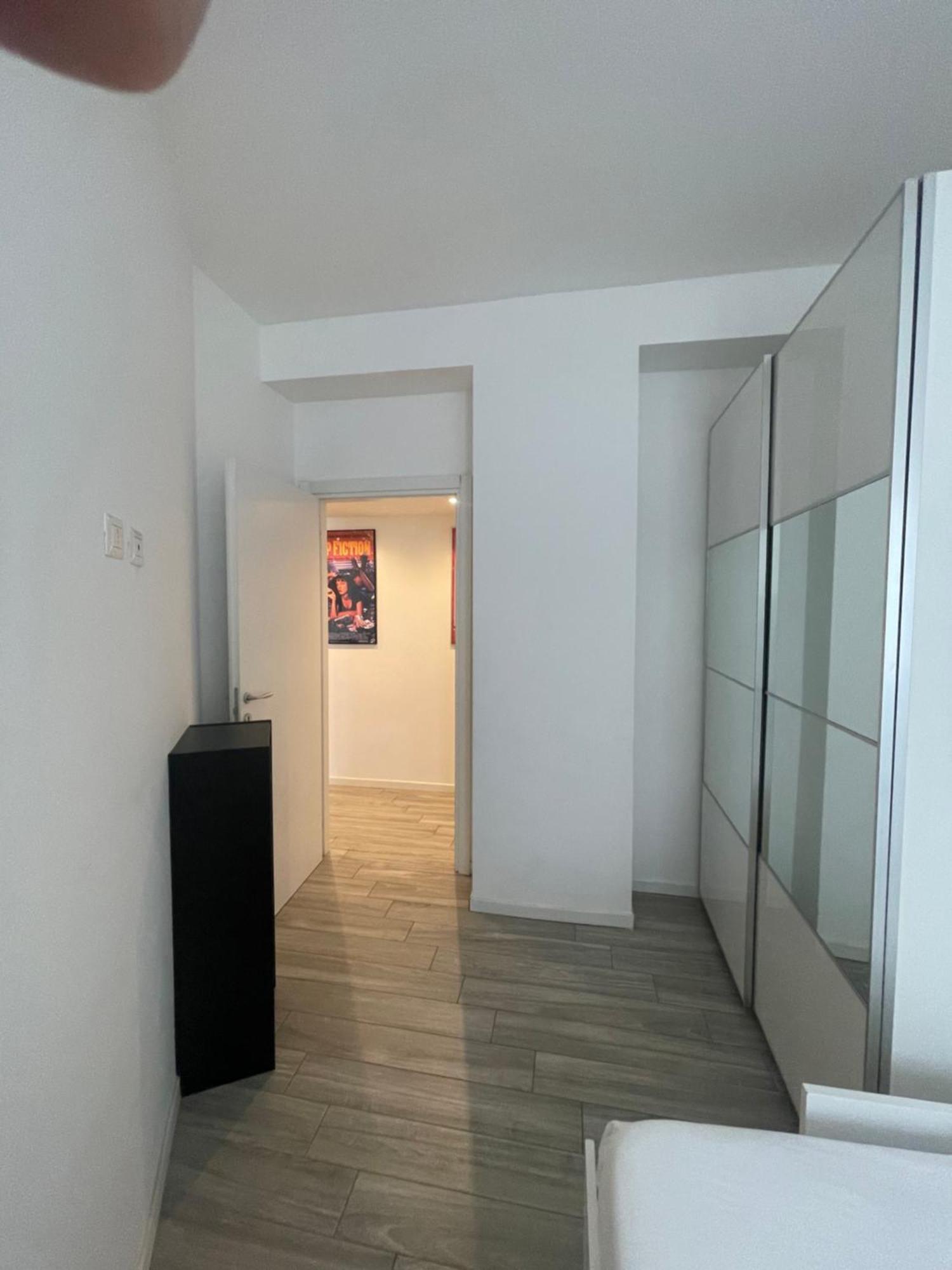 Gardone Apartment - Ampio Appartamento Con 2 Camere Da Letto - Comodo Per Duomo! Milano Exterior foto
