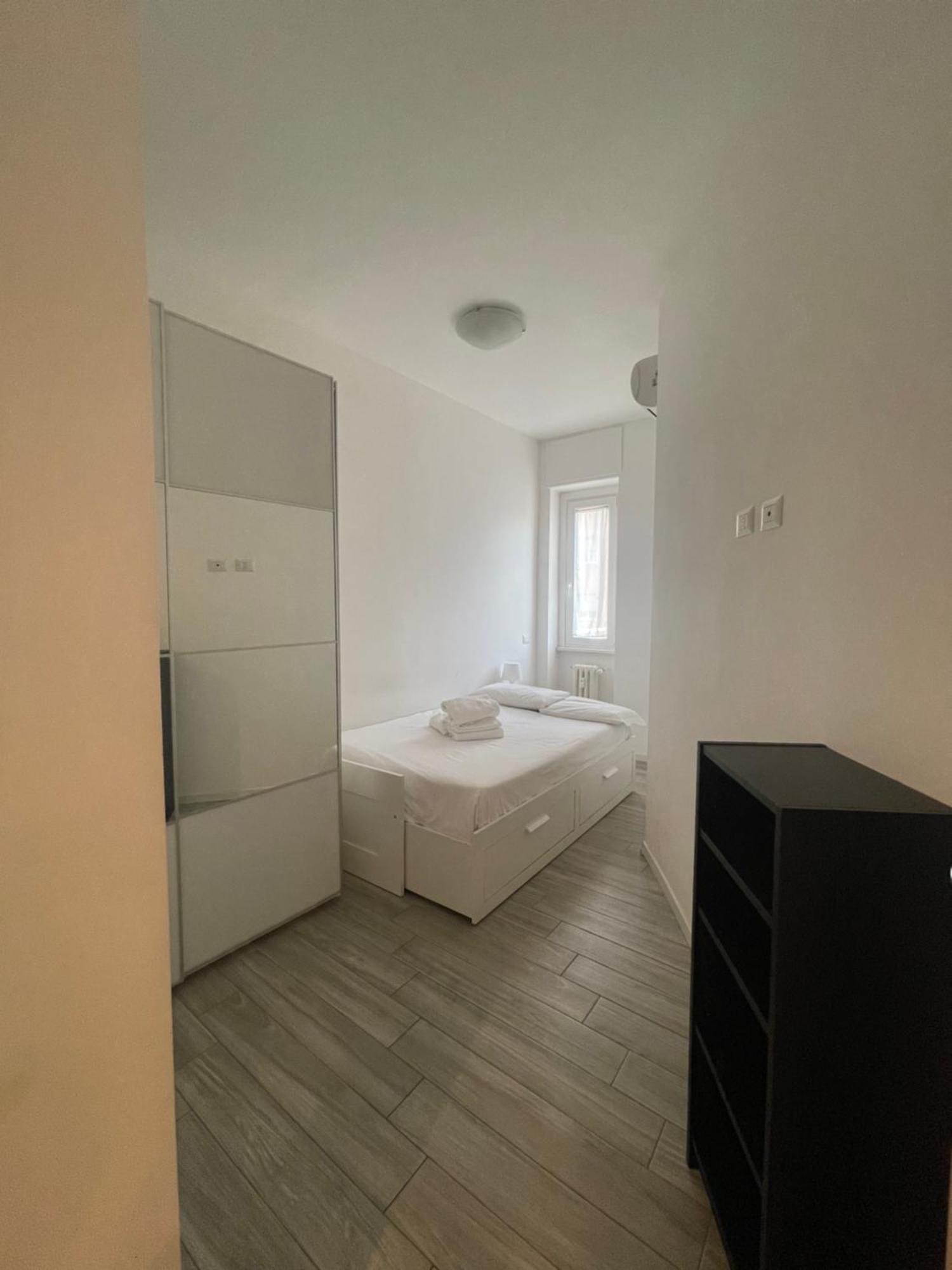 Gardone Apartment - Ampio Appartamento Con 2 Camere Da Letto - Comodo Per Duomo! Milano Exterior foto